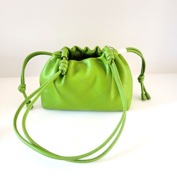 Tory Burch Willa Soft Quilt EW Drawstring Shoulder Bag Handbag Wheatgrass 166074 - Picture 4 of 8